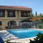 Ξενοδοχείο με διαμερίσματα Kalypso