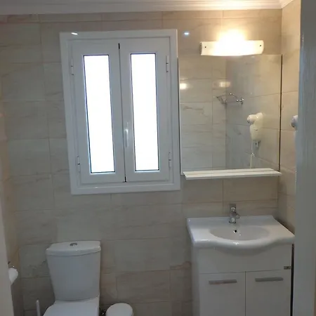 Kalypso מלון דירות 4*